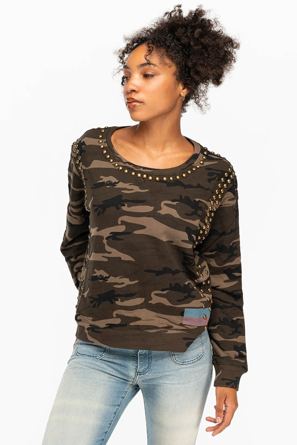 WOMENS STUDDED PULLOVER SWEATSHIRT IN CAMO GREEN - Image 5