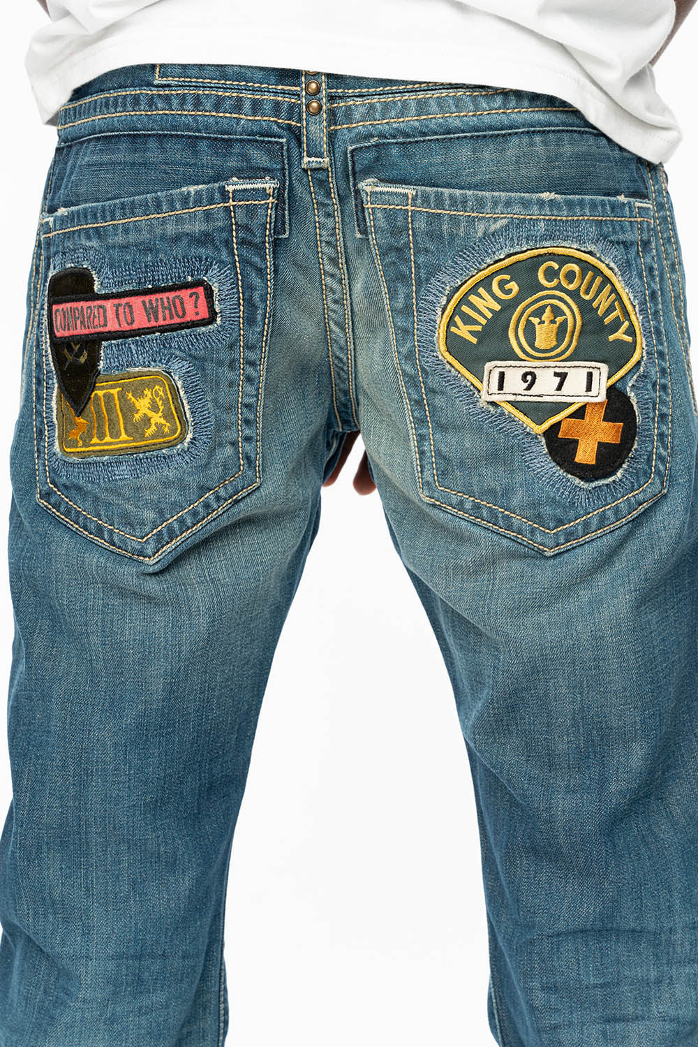 CLASSIC 5 POCKET  STRAIGHT  LEG JEANS  IN BLUE  3D MEDIUM WASH WITH PATCH - Image 3