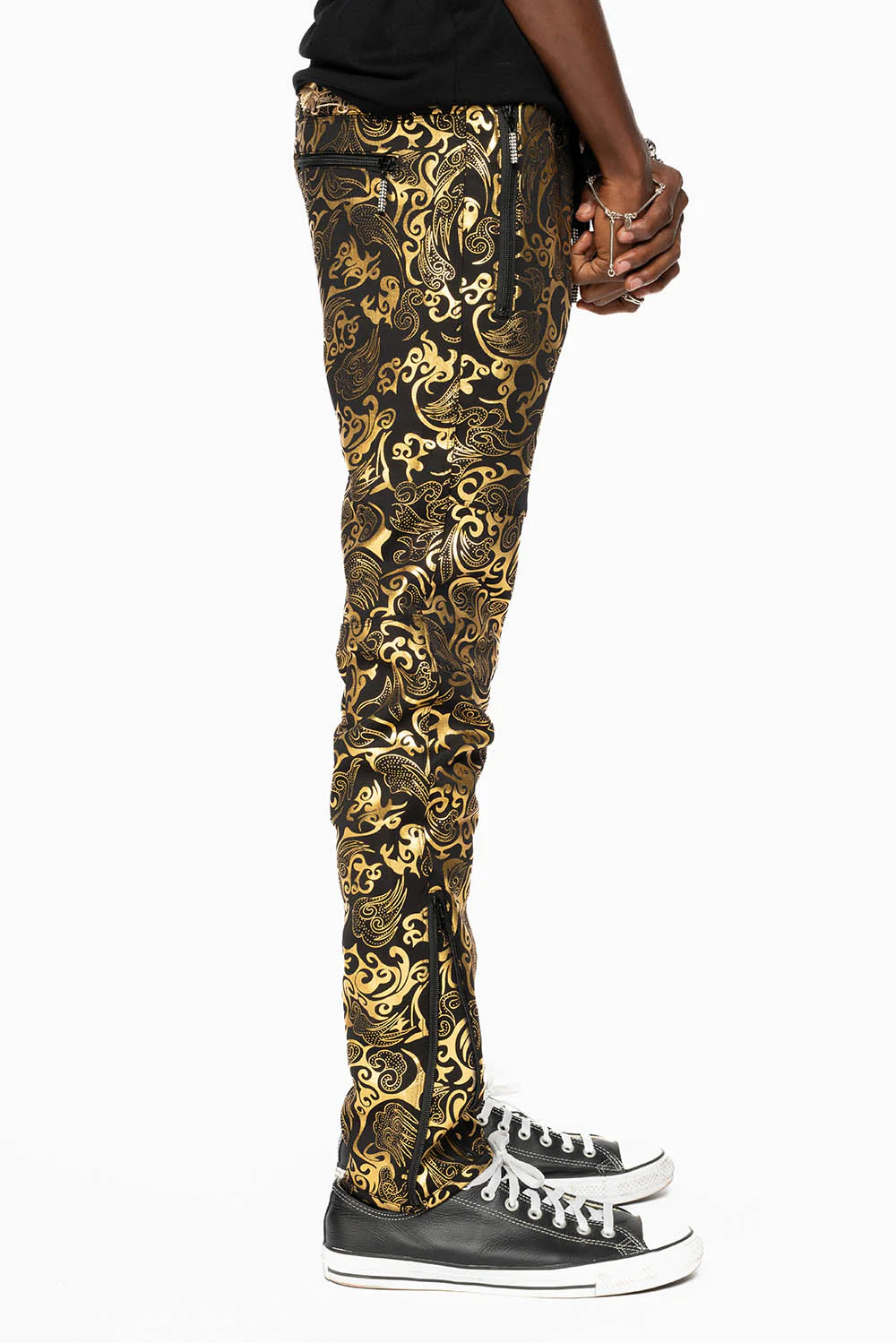 CLOUD JOGGER IN BLACK AND GOLD - Image 3
