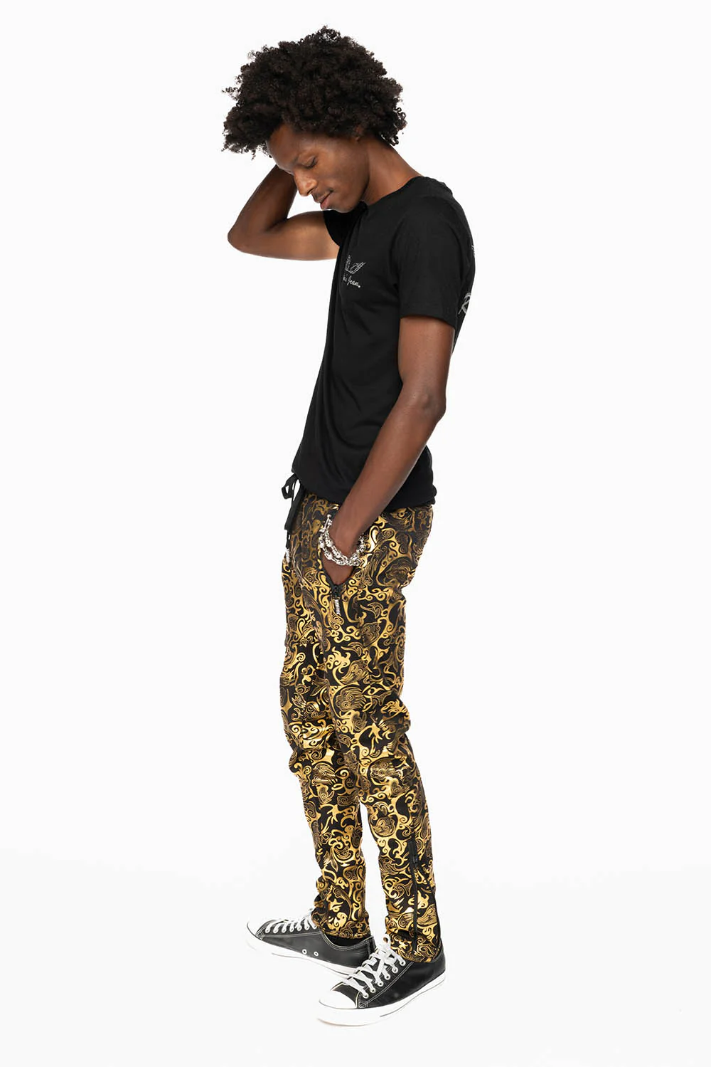 CLOUD JOGGER IN BLACK AND GOLD - Image 5