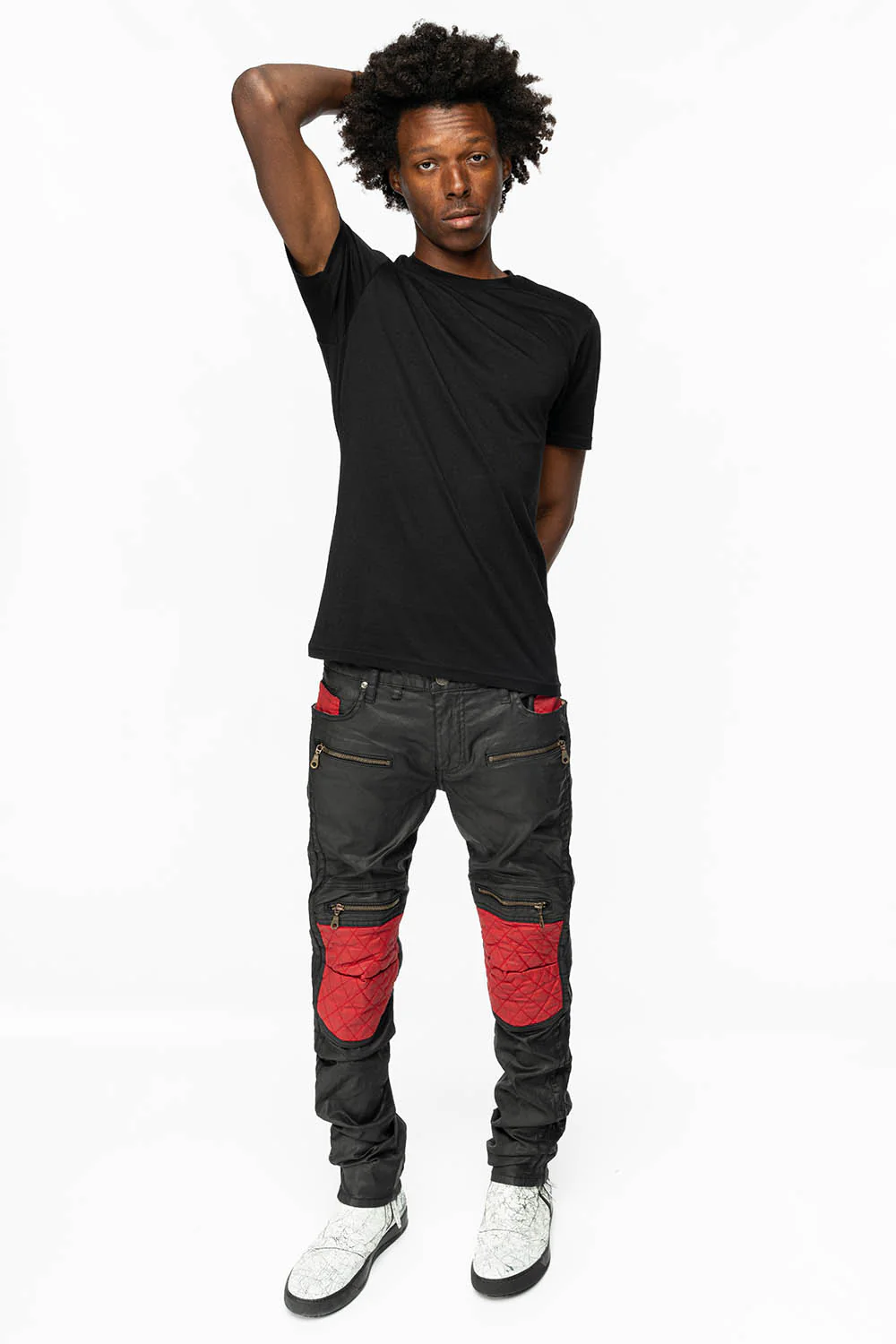 MENS BIKER JEANS IN DY FABRIC IN BLACK WASH WITH RED INSERTS - Image 4