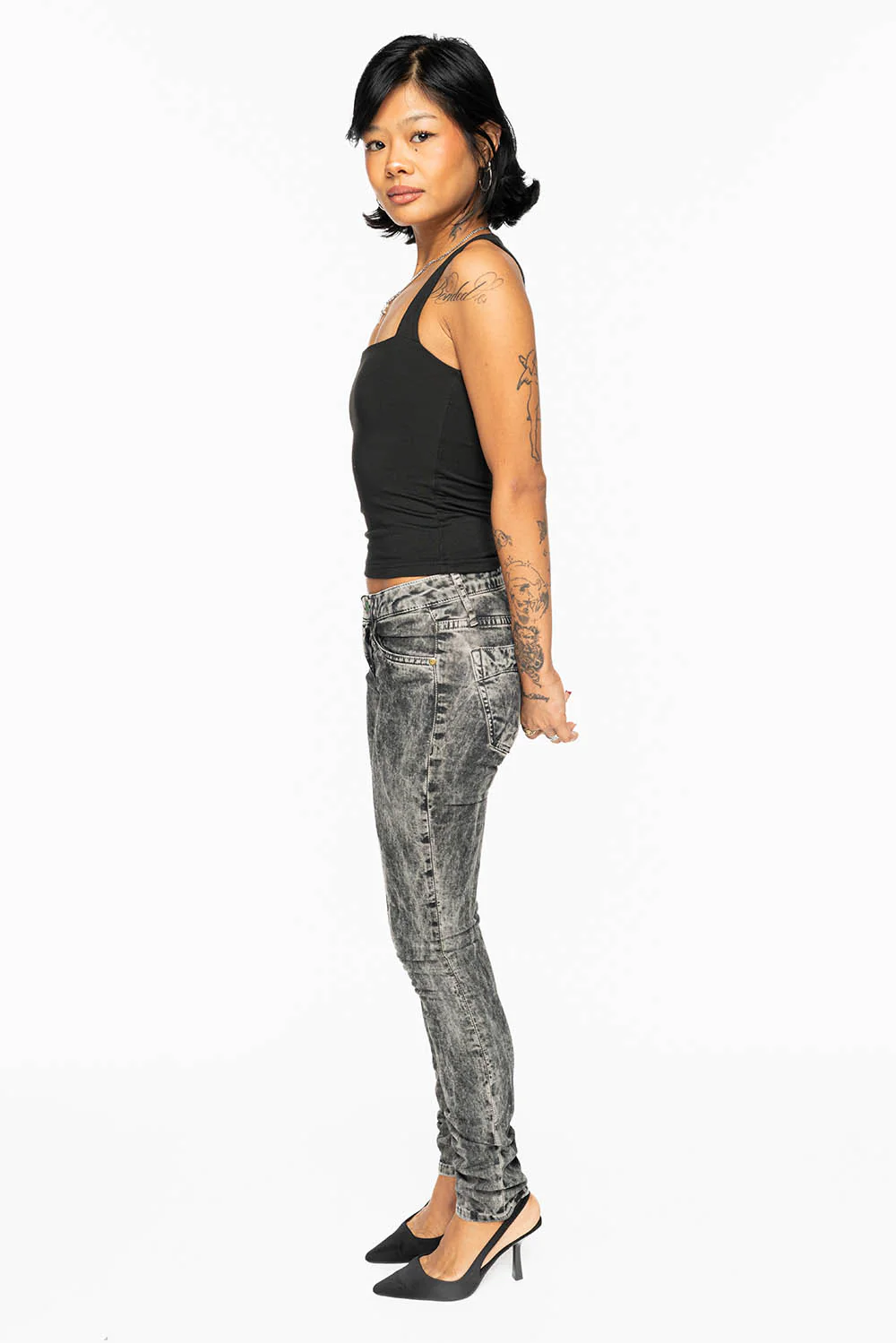 JANE MID RISE WOMENS SKINNY JEANS IN GARY LIGHT GREY WASH - Image 7