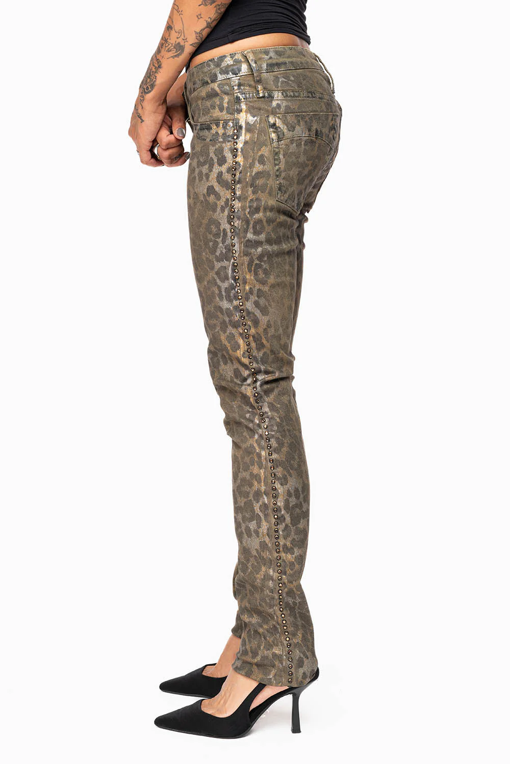 JANE MID RISE WOMENS SKINNY JEANS IN SAFARI GREEN WASH EMBELLISHED WITH SMOKEY TOPAZ CRYSTALS ON SIDE SEAM - Image 3