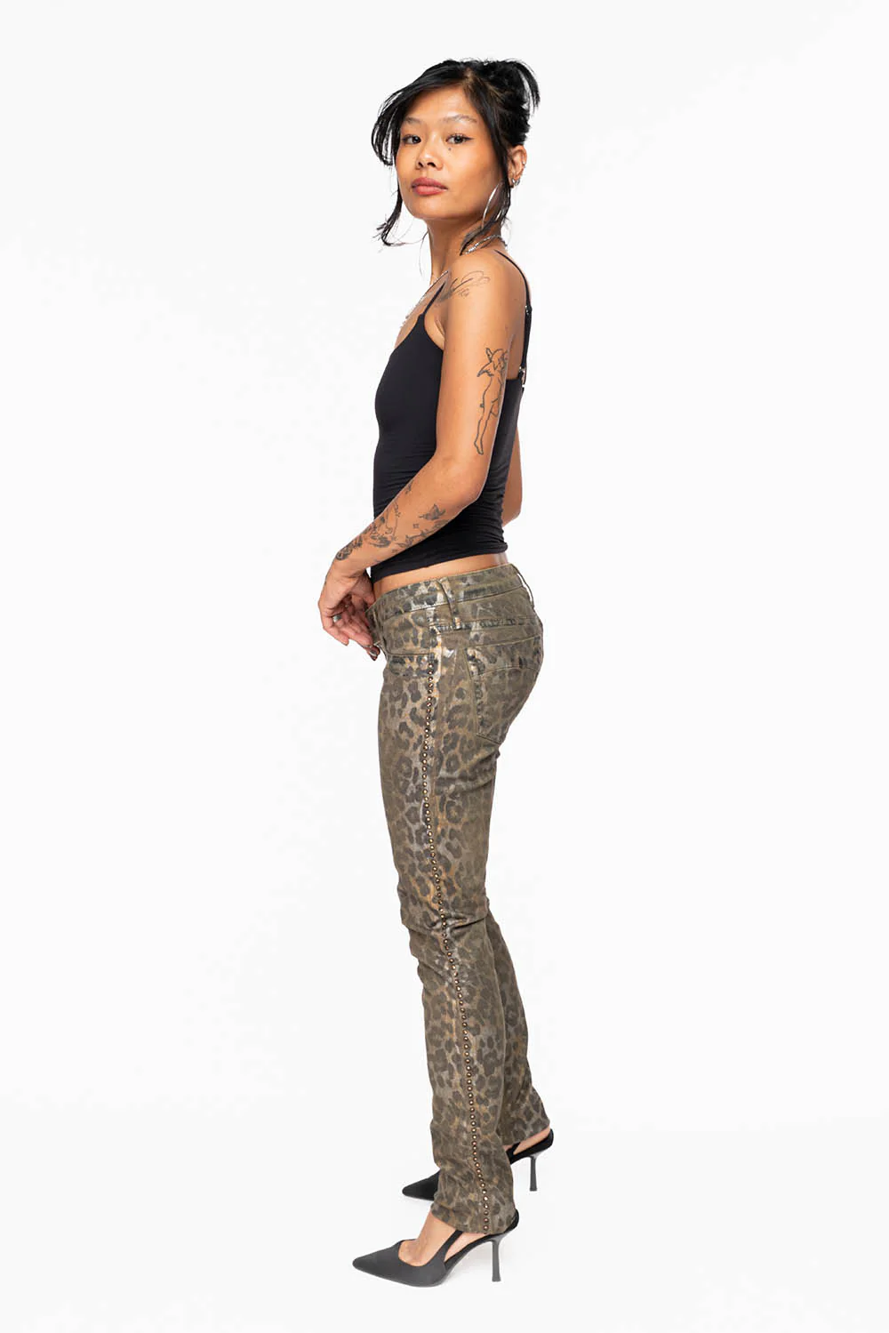 JANE MID RISE WOMENS SKINNY JEANS IN SAFARI GREEN WASH EMBELLISHED WITH SMOKEY TOPAZ CRYSTALS ON SIDE SEAM - Image 6