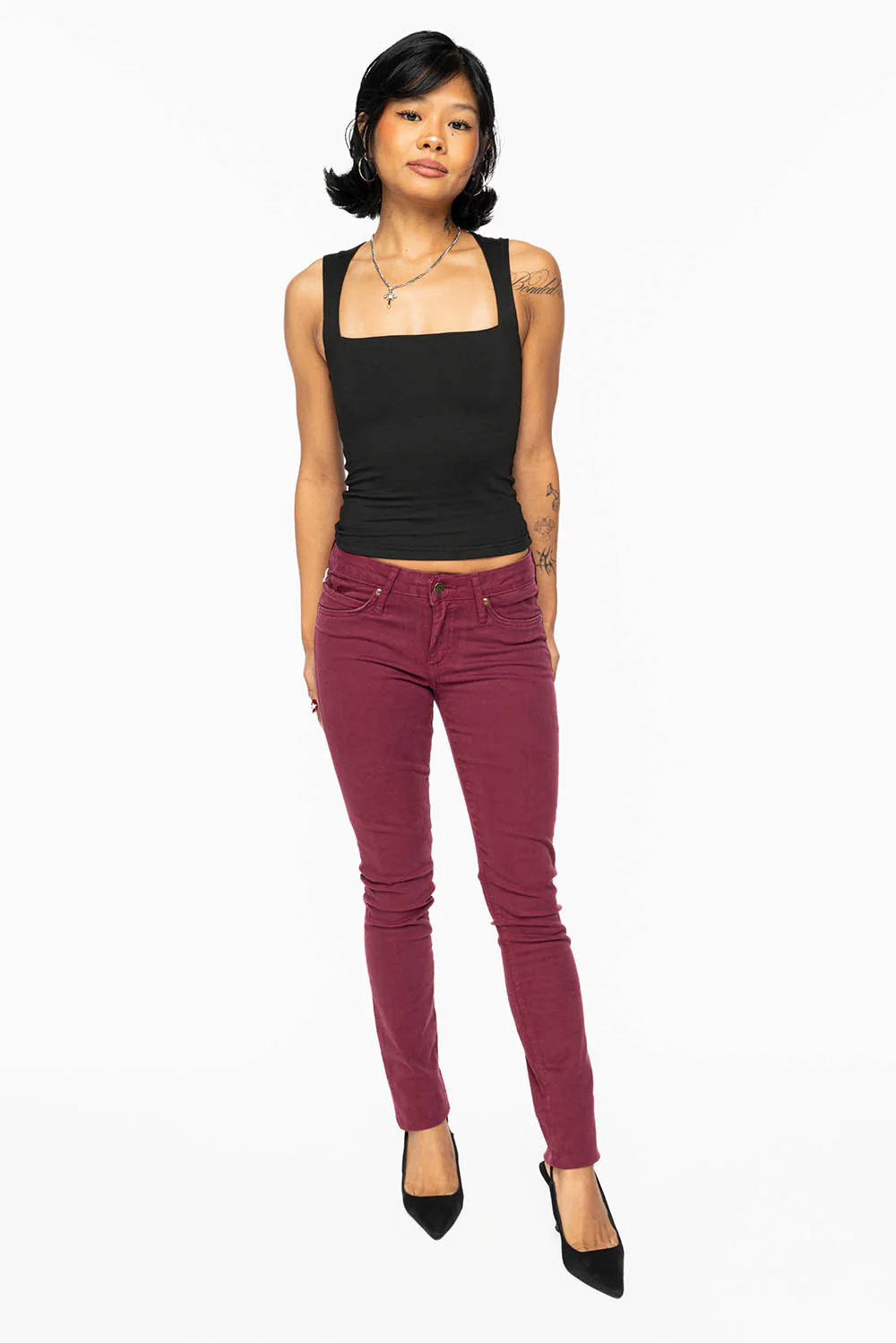 JANE MID RISE WOMENS SKINNY JEANS IN SANGRIA WASH WITH RED CRYSTALS - Image 7