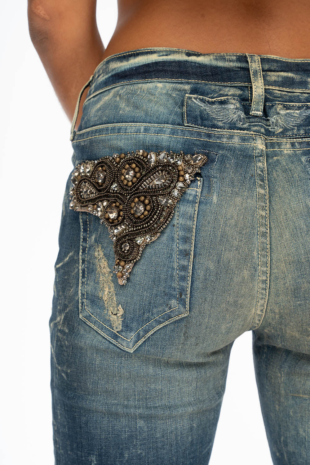 WOMENS RIPPED MID RISE SKINNY JEANS IN 4D DARK BROKEN WASH WITH  CRYSTAL EMBELLISHMENT - Image 8