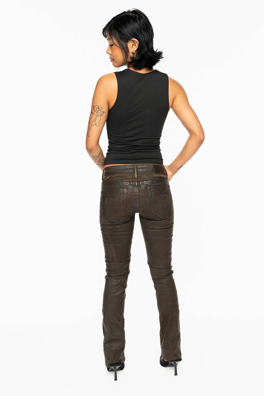 MARILYN LOW RISE WOMENS STRAIGHT LEG JEANS IN WAX CUIR BROWN - Image 6