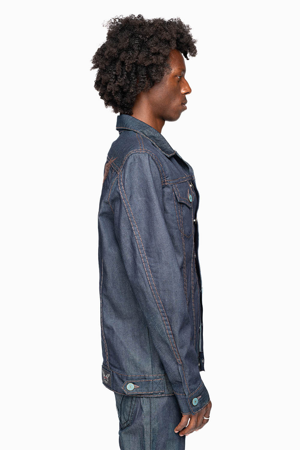 MEN’S CLASSIC RAW  DENIM  JEAN JKT WITH HEAVY BROWN CONTRAST STITCHING AND ROBIN’S WING LOGO EMBROIDERY - Image 4
