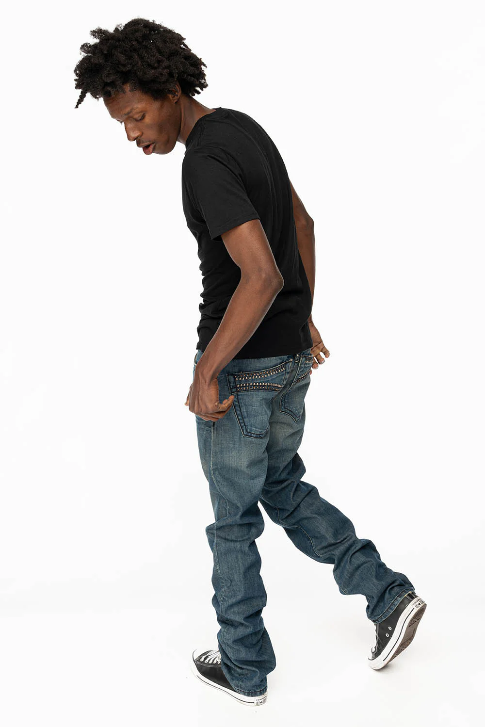MENS CLASSIC 5 POCKET STRAIGHT LEG JEANS IN SMOKEY MEDIUM WASH WITH STUDS AND CRYSTALS - Image 10