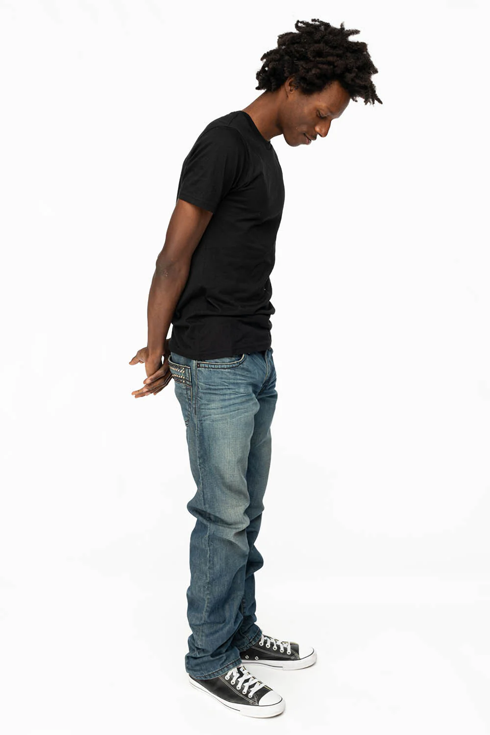 MENS CLASSIC 5 POCKET STRAIGHT LEG JEANS IN SMOKEY MEDIUM WASH WITH STUDS AND CRYSTALS - Image 8