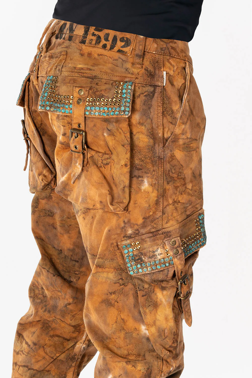 MENS PREDATOR CARGO PANTS WITH CRYSTALS IN MUD BROWN - Image 4