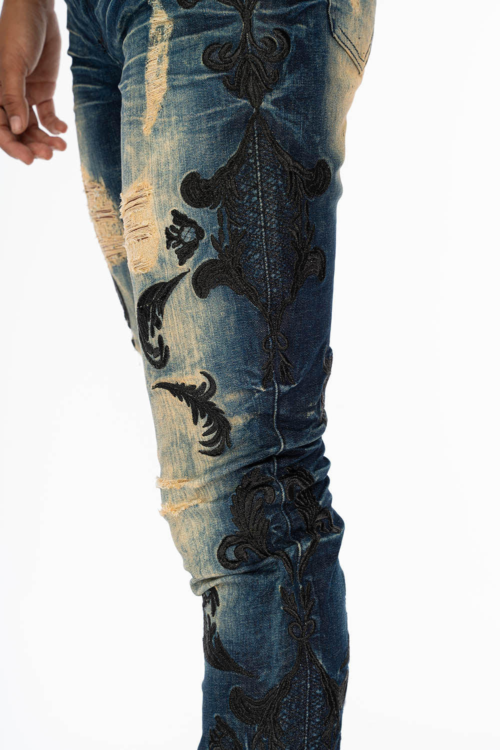 MID RISE WOMENS JEANS IN 5D DARK BROKEN  BLUE WASH WITH BLACK  EMBROIDERY - Image 5