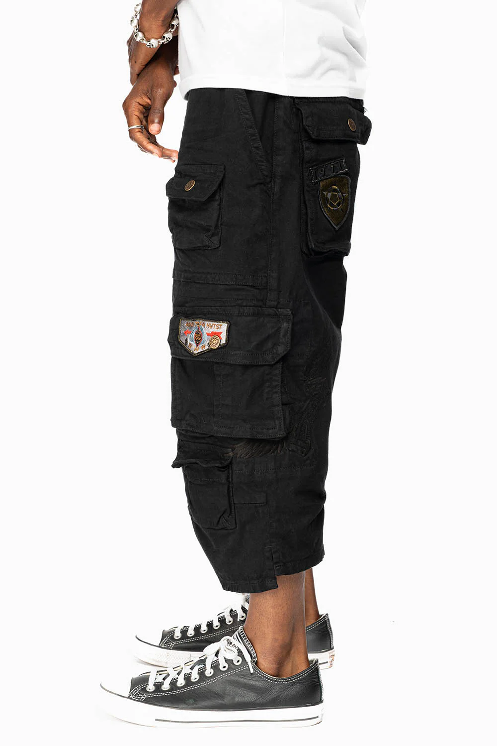 ORIGINAL ROBIN’S JEAN CALL OF DUTY CARGO SHORT IN PURE BLK WITH PATCH - Image 4