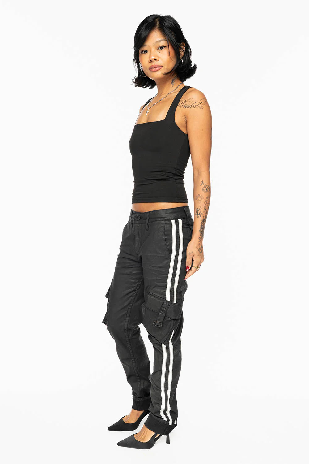 PREDATOR WOMENS SPORTY CARGO PANTS IN DY BLACK WITH TONAL EMBROIDERY AND SIDE STRIPE