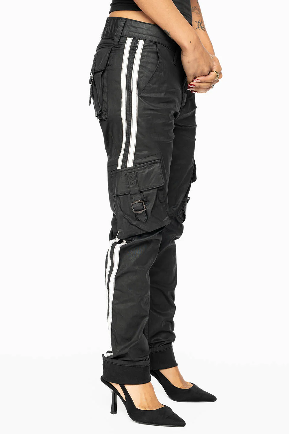 PREDATOR WOMENS SPORTY CARGO PANTS IN DY BLACK WITH TONAL EMBROIDERY AND SIDE STRIPE - Image 5