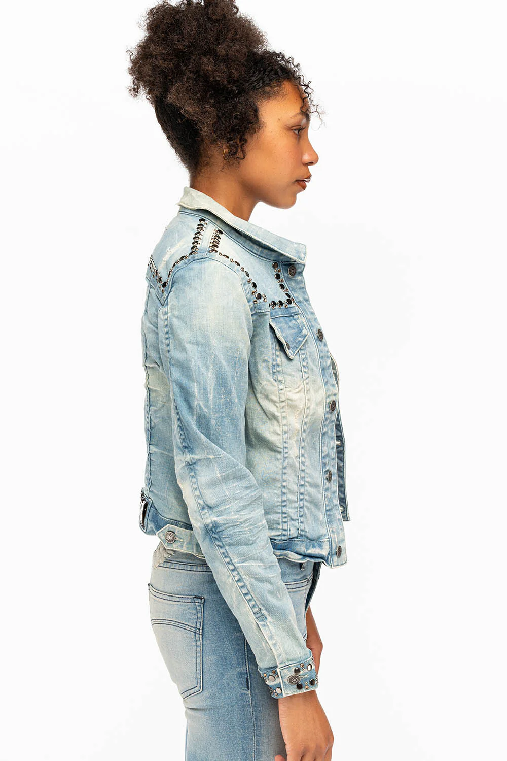 ROBIN'S JEAN DENIM JACKET IN 5D LIGHT BROKEN WASH WITH NICKEL STUDS AND CRYSTALS - Image 2