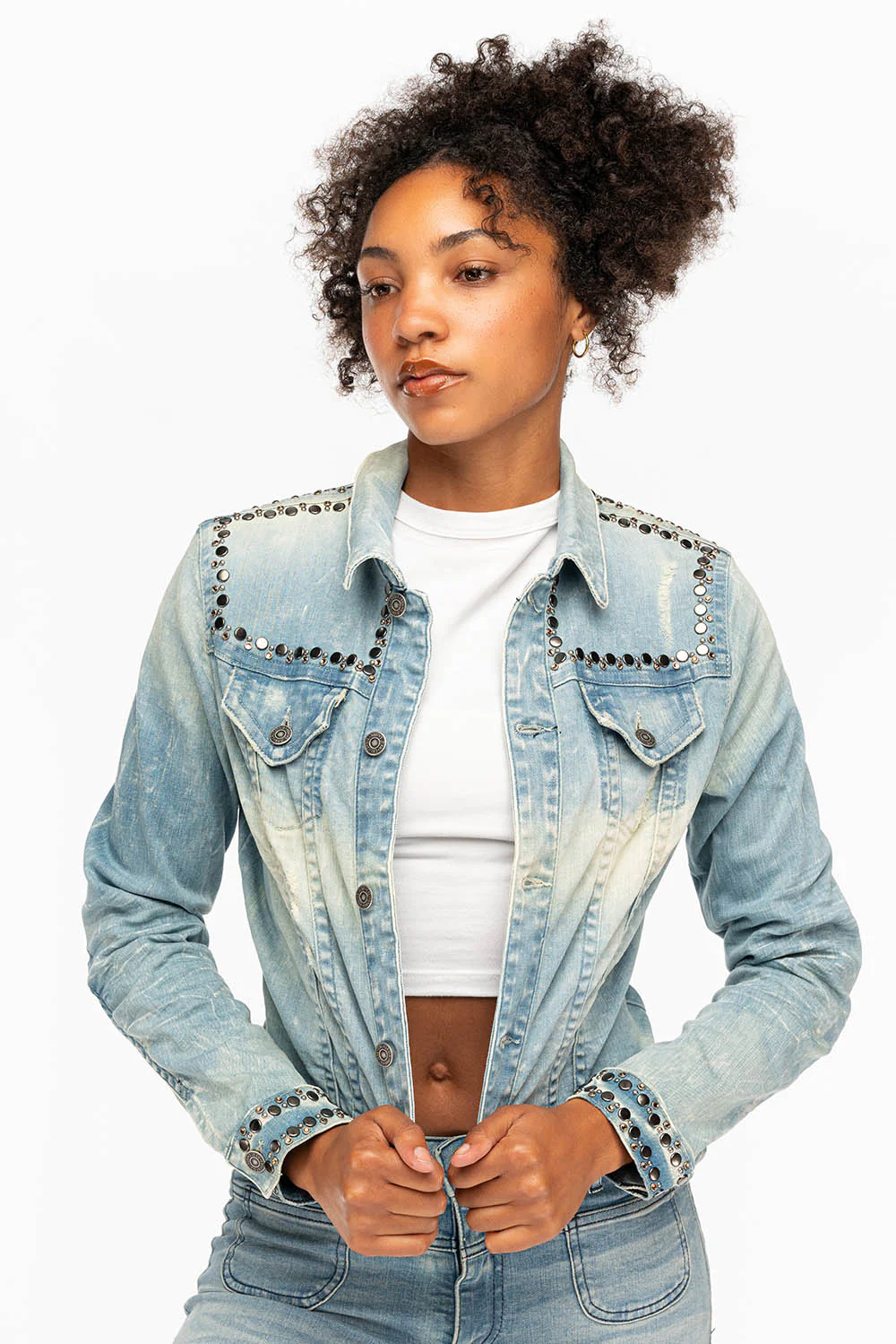 ROBIN'S JEAN DENIM JACKET IN 5D LIGHT BROKEN WASH WITH NICKEL STUDS AND CRYSTALS - Image 5