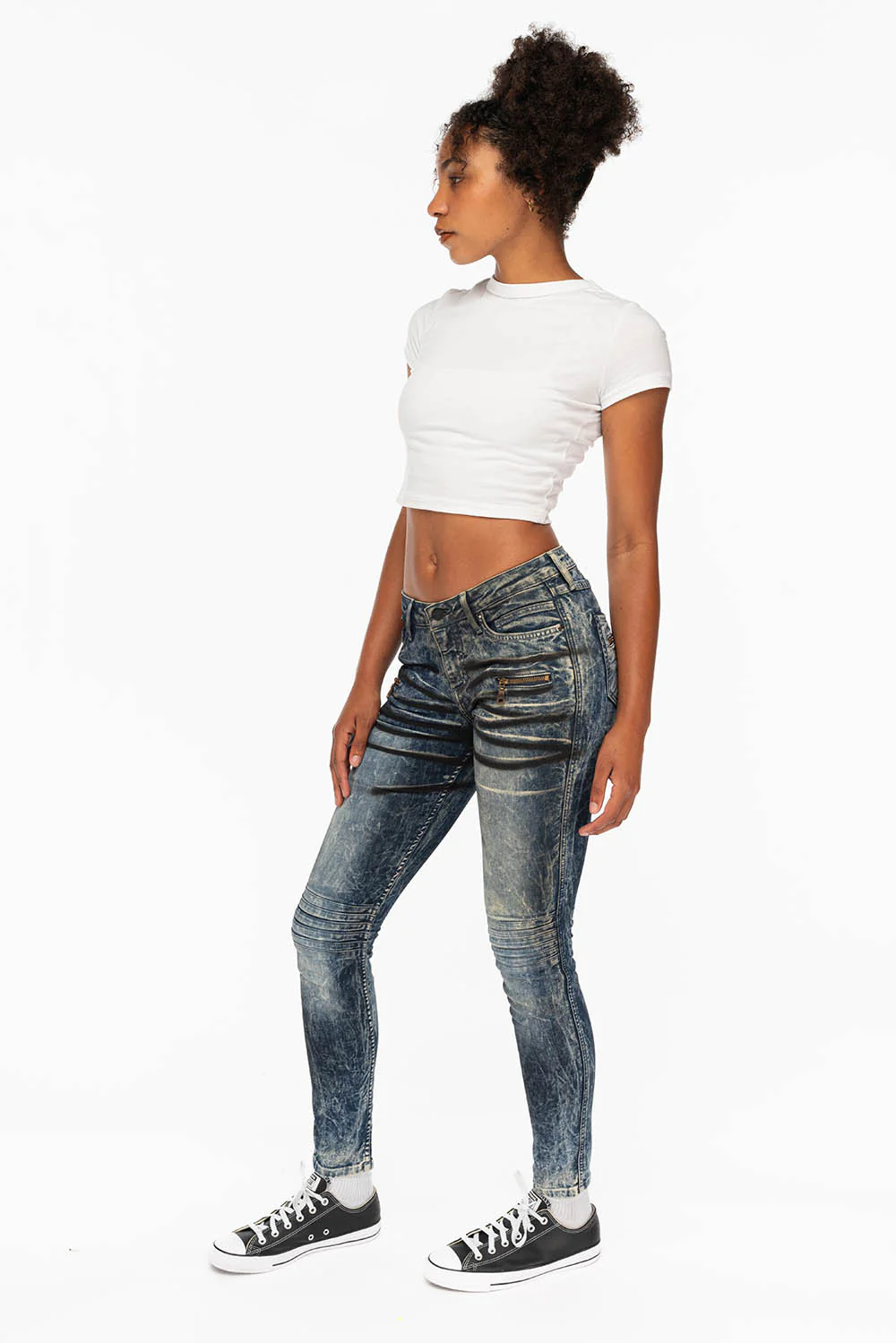 ROBIN'S BIKER WOMENS JEANS IN SILVER GHOST - Image 5