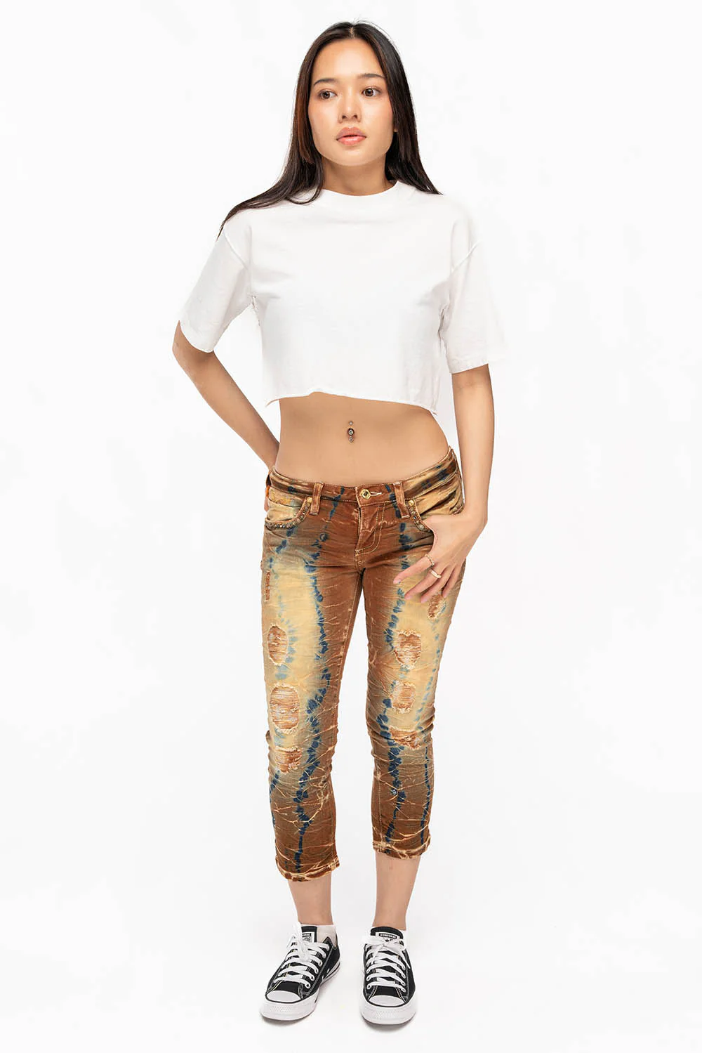 WOMENS RIPPED SKINNY CAPRI PANTS IN 4D LIGHT PERU WITH STUDS AND CRYSTALS - Image 6