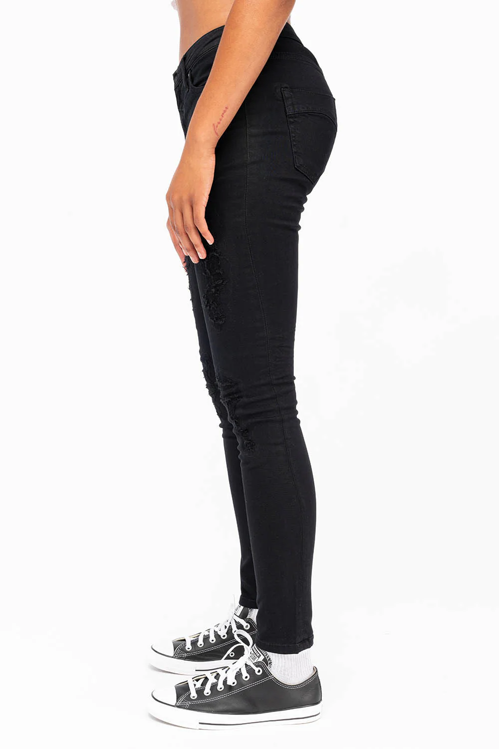 MIDRISE WOMENS SKINNY JEANS IN OVERDYE BLACK - Image 3