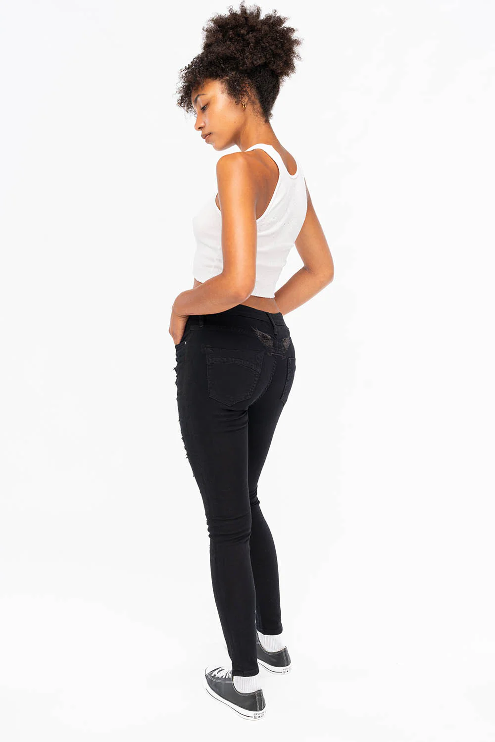 MIDRISE WOMENS SKINNY JEANS IN OVERDYE BLACK - Image 5
