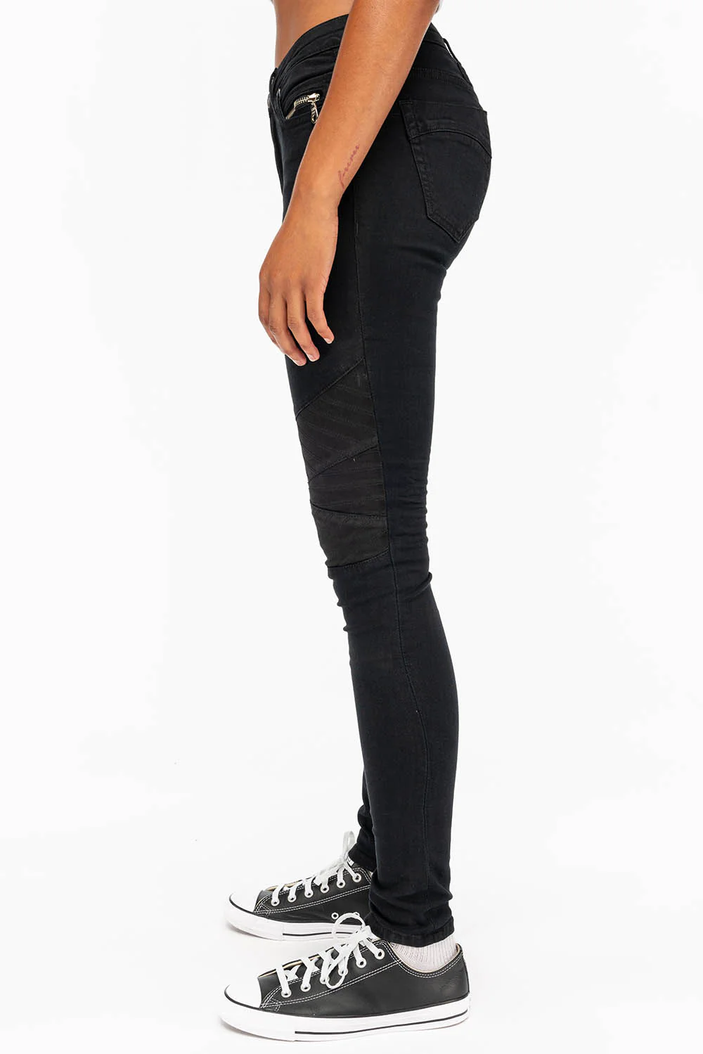 ROBIN'S WOMENS SKINNY MOTO JEANS IN PURE BLACK - Image 3