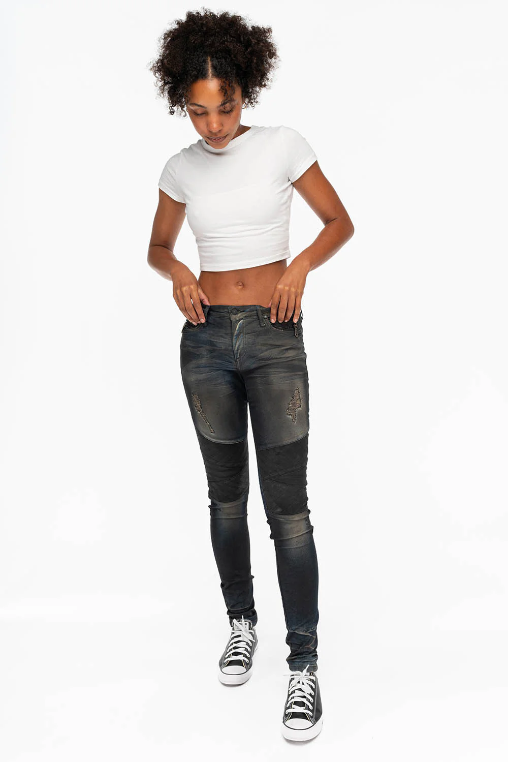 ROBIN'S WOMENS SKINNY MOTO JEANS IN TAR BROKEN - Image 5