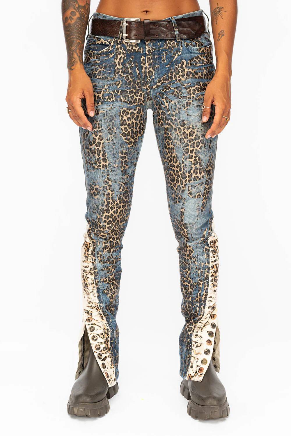 WOMENS BLUE JEANS WITH LEOPARD COATING AND ANKLE SNAP CLOSURE - Image 2