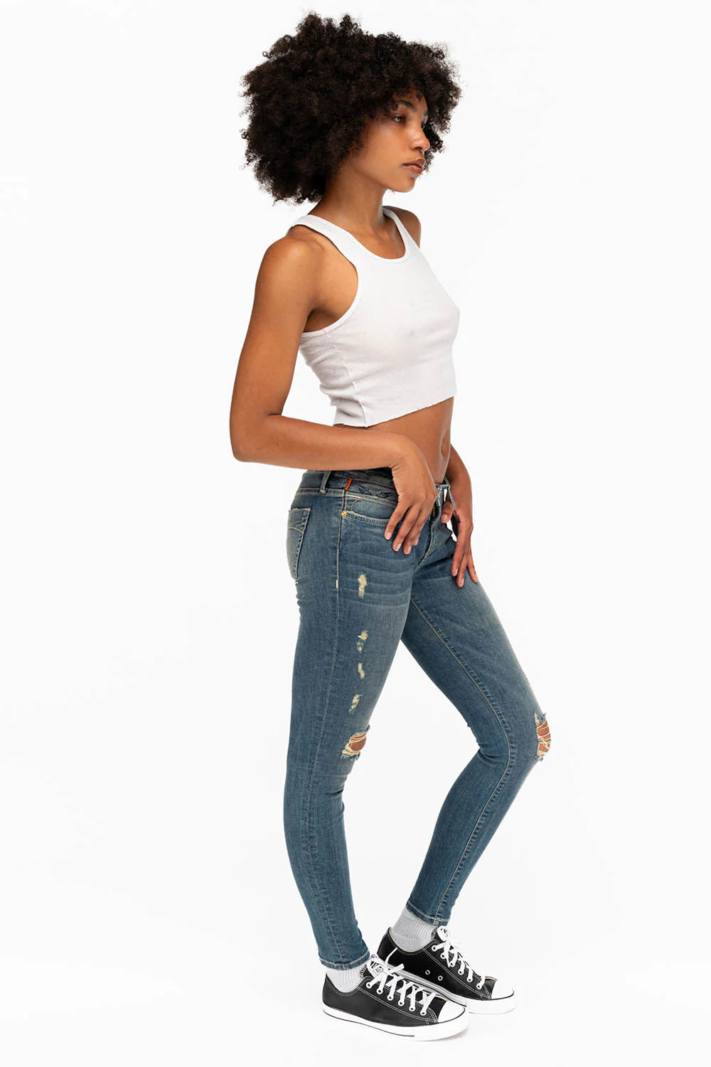 MIDRISE WOMENS SKINNY JEANS IN RIPPED BLUE WASH - Image 5