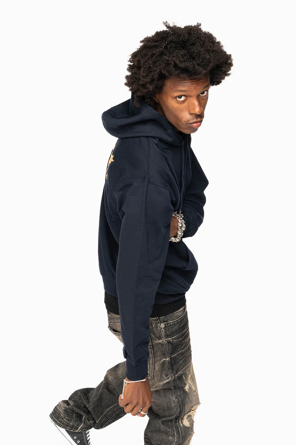 ROBIN’S JEAN PULLOVER HOODIE IN NAVY WITH GOLD WINGS EMBROIDERY - Image 4
