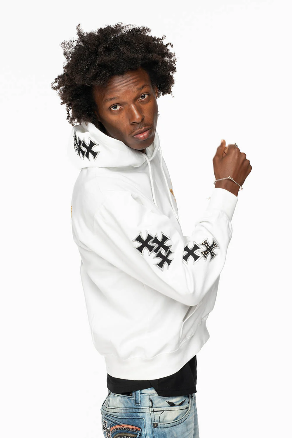 ROBIN’S JEAN PULLOVER HOODIE IN WHITE EMBELLISHED  WITH MEDIEVAL CROSS PATCHES AND  CRYSTALS - Image 4