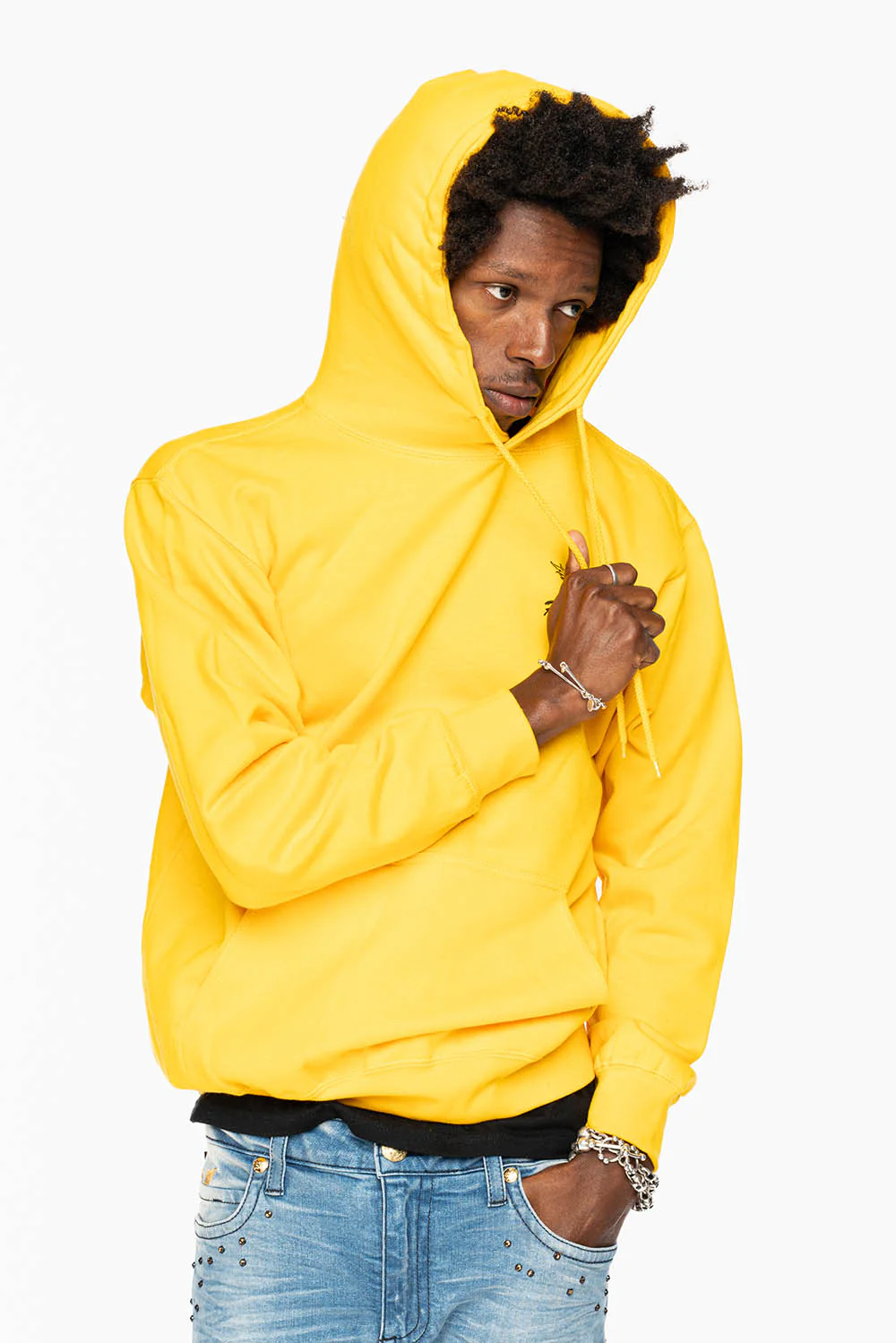 ROBIN’S JEAN PULLOVER HOODIE IN YELLOW WITH  BLACK WING PRINT - Image 4