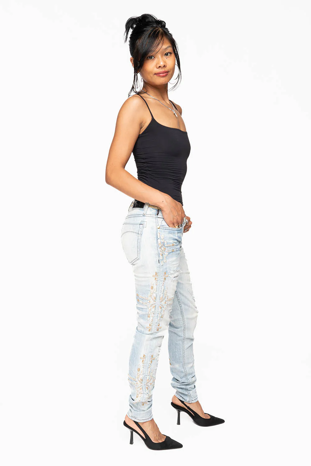 ROBIN’S WOMEN SKINNY JEAN IN CHAPA INDIGO NICOLE LIGHT BROKEN REPAIRED WITH EMBELISHMENT - Image 11