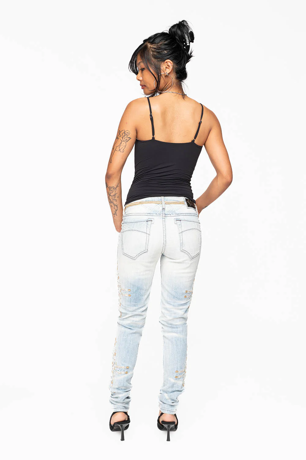 ROBIN’S WOMEN SKINNY JEAN IN CHAPA INDIGO NICOLE LIGHT BROKEN REPAIRED WITH EMBELISHMENT - Image 12
