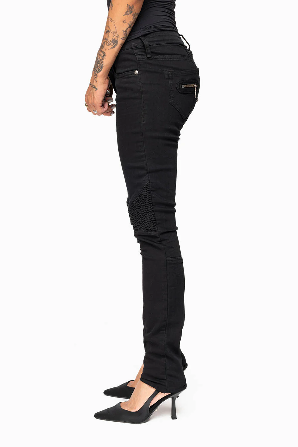 ROBIN'S BIKER WOMENS JEANS IN PURE BLACK - Image 4