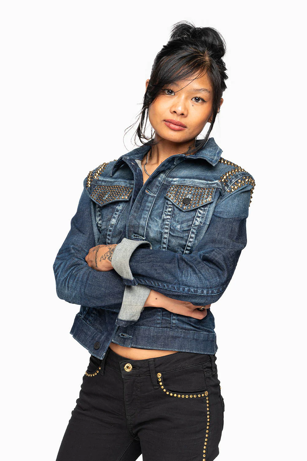 ROBIN'S JEAN DENIM JACKET IN LIBERTY DARK WASH WITH GOLD STUDS AND CRYSTALS - Image 7