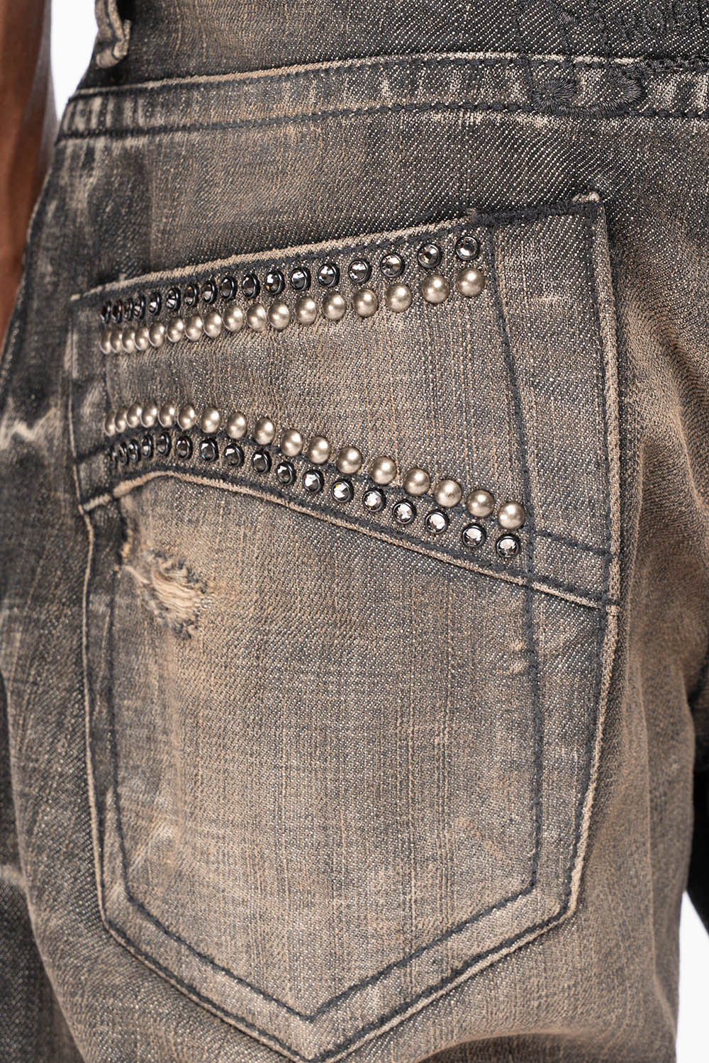 ROBIN'S STRAIGHT LEG  JEANS IN CHARCOAL MODOC BROKEN WASH WITH CRYSTALS AND  NAILHEAD - Image 3