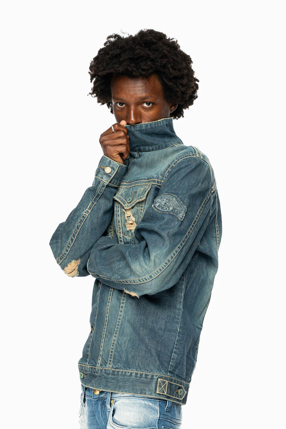 ROBINS MOTORCYCLE CLUB DENIM JACKET IN MEDIUM BLUE BROKEN WASH WITH PATCHES - Image 6