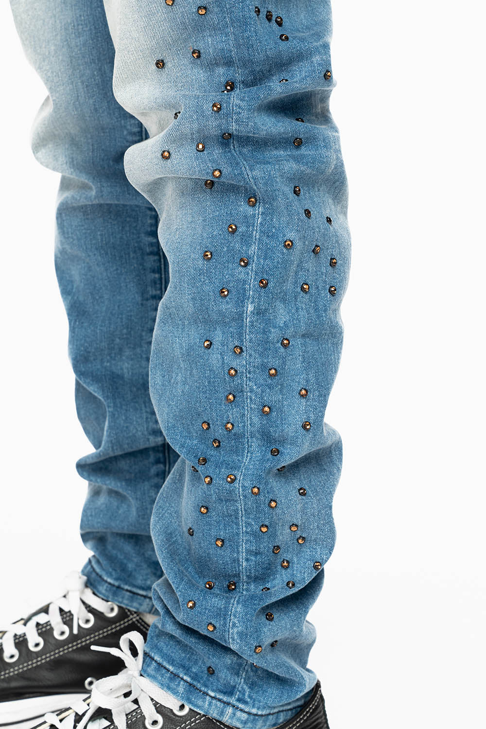 SKINNY JEAN IN BLUE 5D LIGHT WASH EMBELLISHED SIDE LEGS WITH CRYSTALS - Image 6