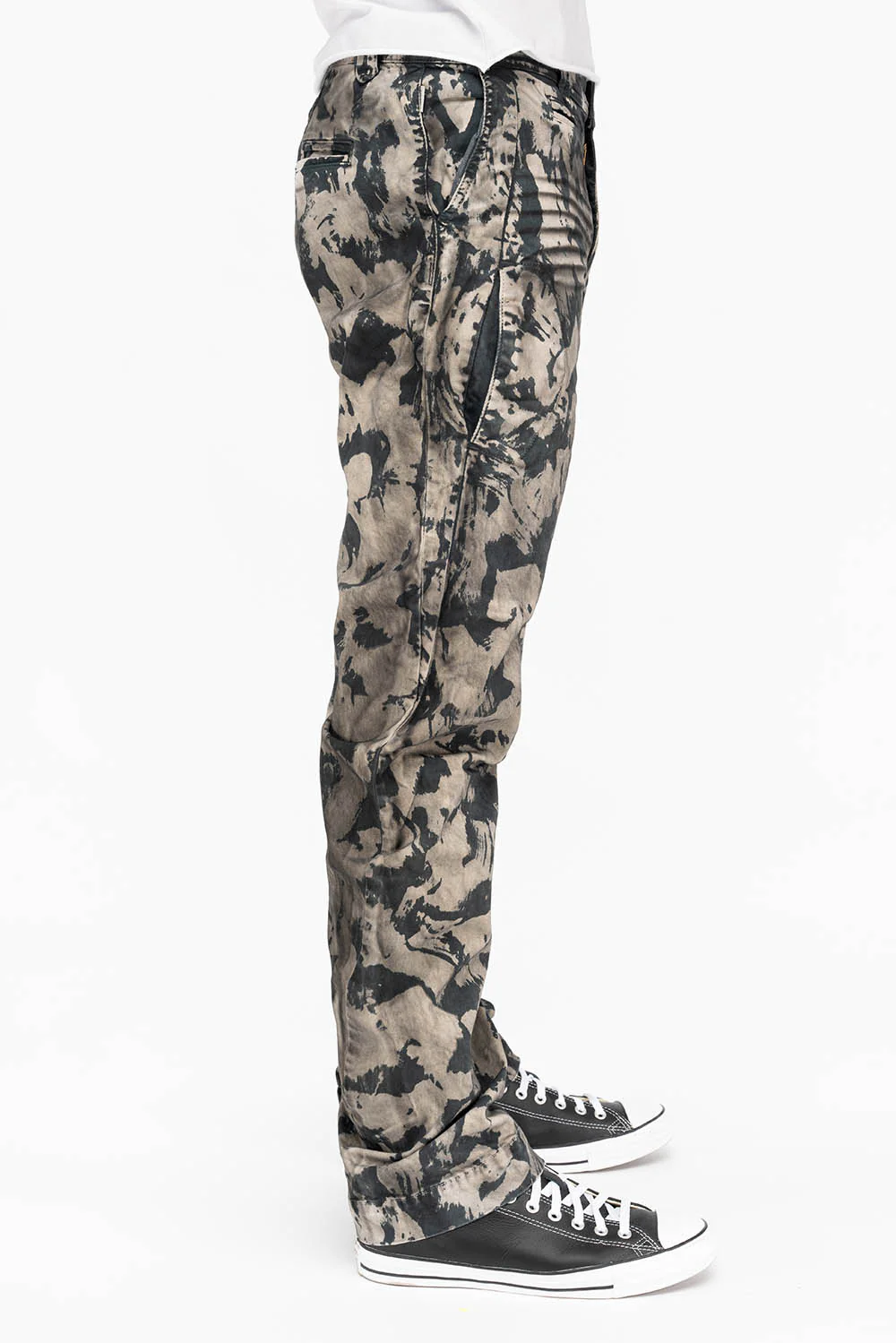 MENS CHINO PANTS IN CAMO NOVEMBER - Image 2