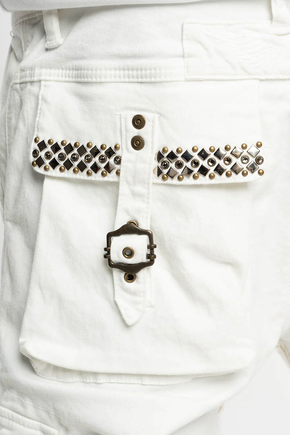 MENS MILITARY CARGO SHORTS IN WHITE WITH STUDS AND CRYSTALS - Image 6