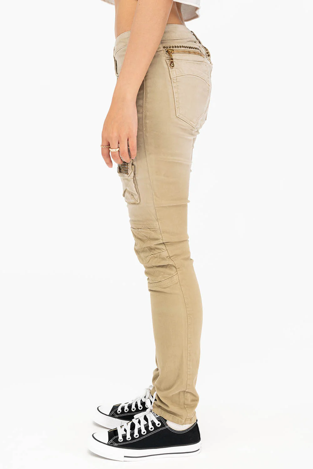 ROBIN'S WOMENS SKINNY UTILITARIAN JEANS IN SULFUR SAND WASH WITH STUDS - Image 4