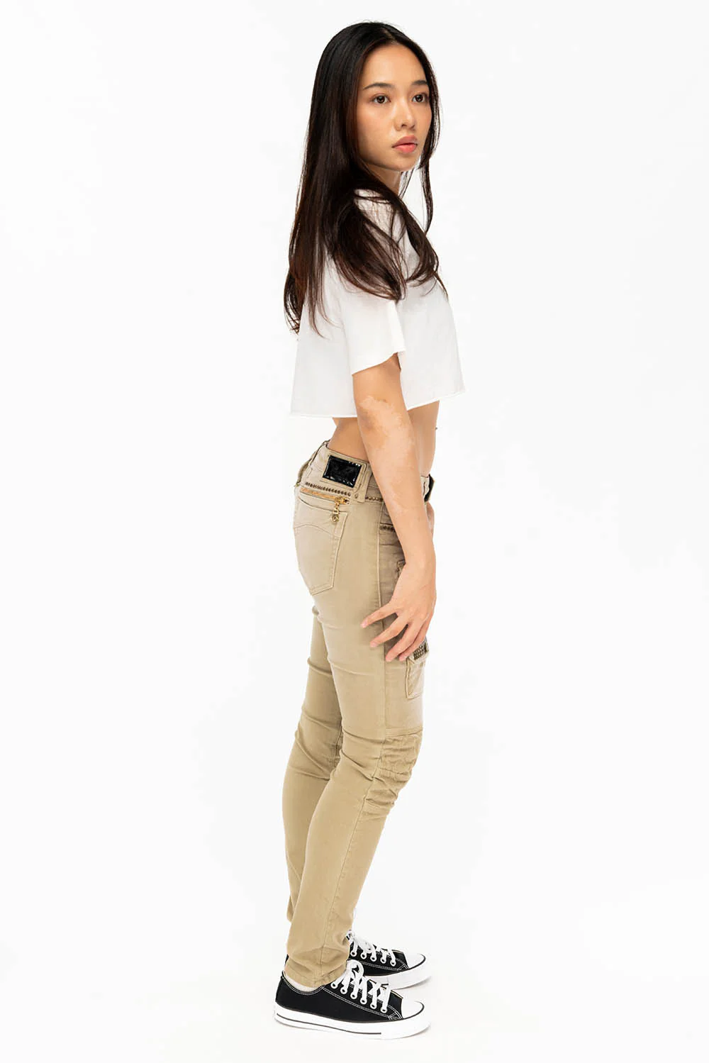 ROBIN'S WOMENS SKINNY UTILITARIAN JEANS IN SULFUR SAND WASH WITH STUDS - Image 6