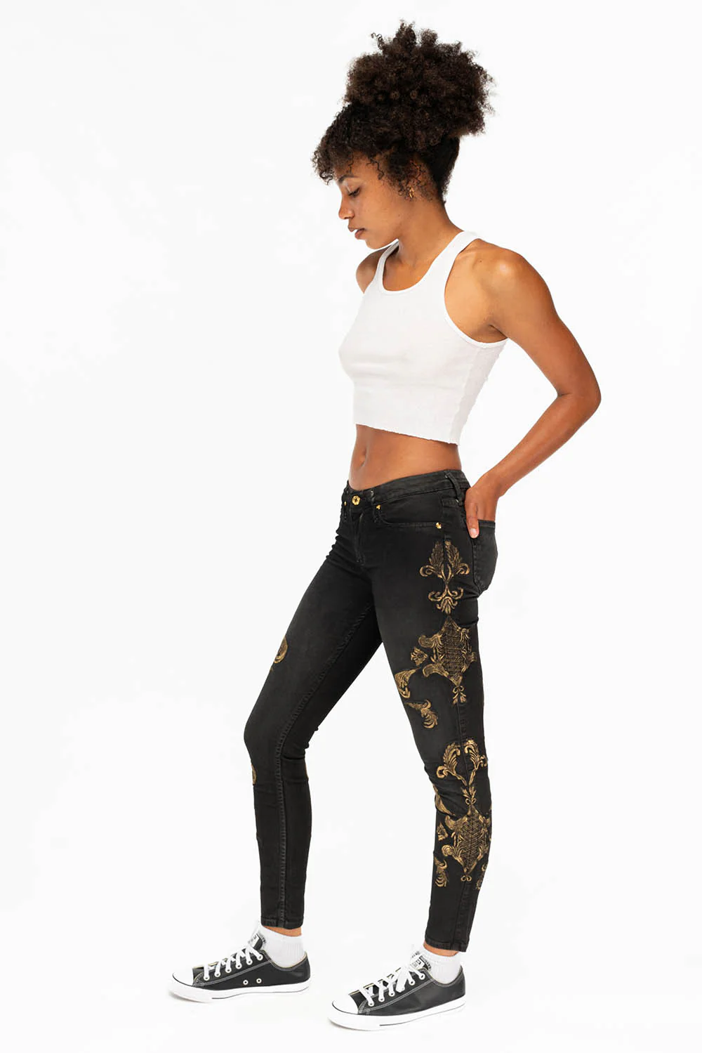 MID RISE WOMENS JEANS WITH GOLD EMBROIDERY IN LA BLACK - Image 7