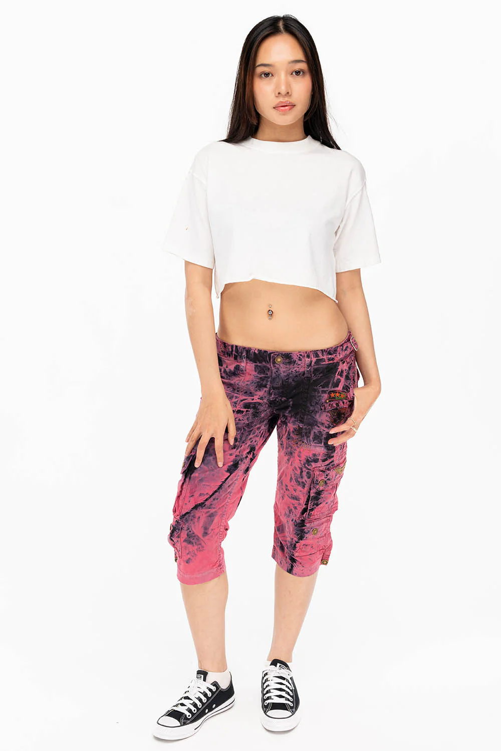 MILITARY STYLE ASSORTED PATCH WOMENS CARGO SHORTS IN TYE DYE PINK AND BLACK WASH - Image 4