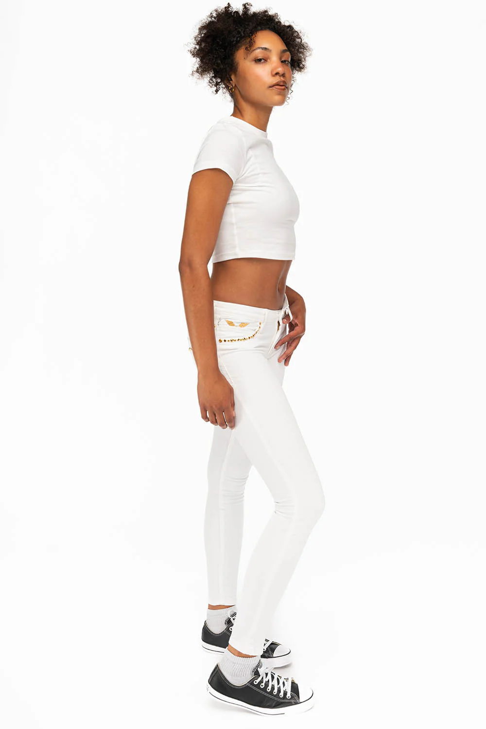 MARILYN WOMENS STUDDED SKINNY JEANS IN WHITE WITH GOLD WINGS AND GOLD STUDS AND CRYSTALS - Image 4