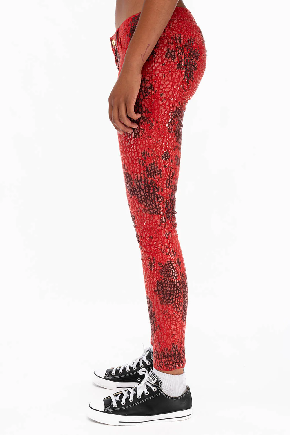 MARILYN LOW RISE WOMENS SKINNY JEANS IN AQUARIUM RED WITH TONAL WINGS - Image 3