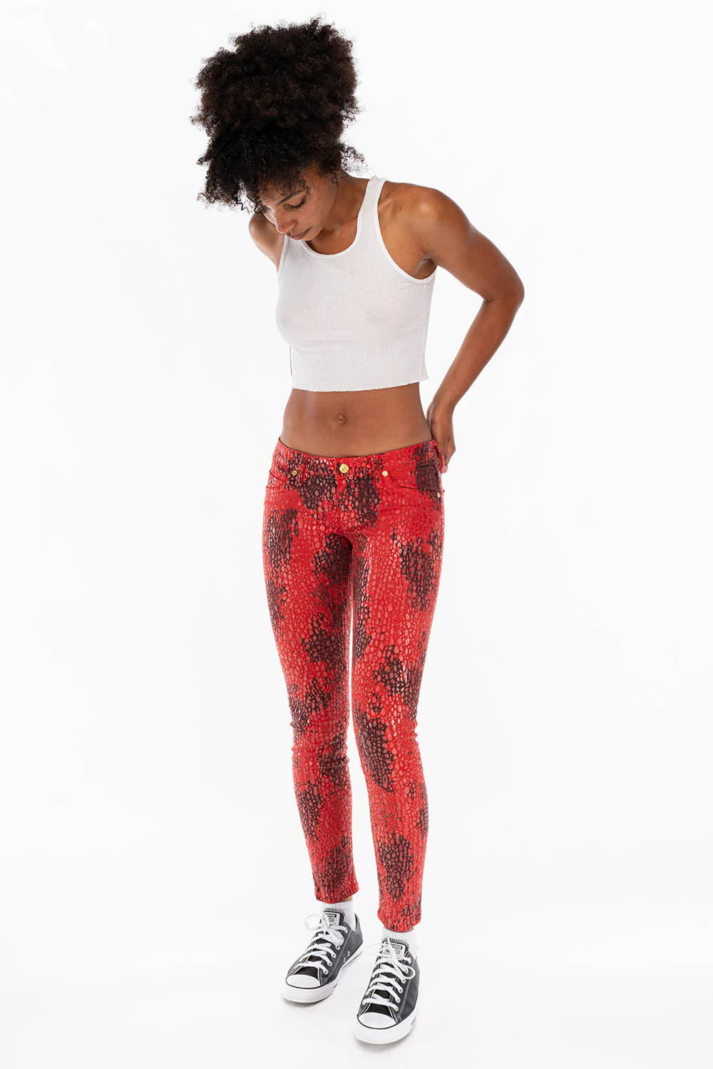 MARILYN LOW RISE WOMENS SKINNY JEANS IN AQUARIUM RED WITH TONAL WINGS - Image 7