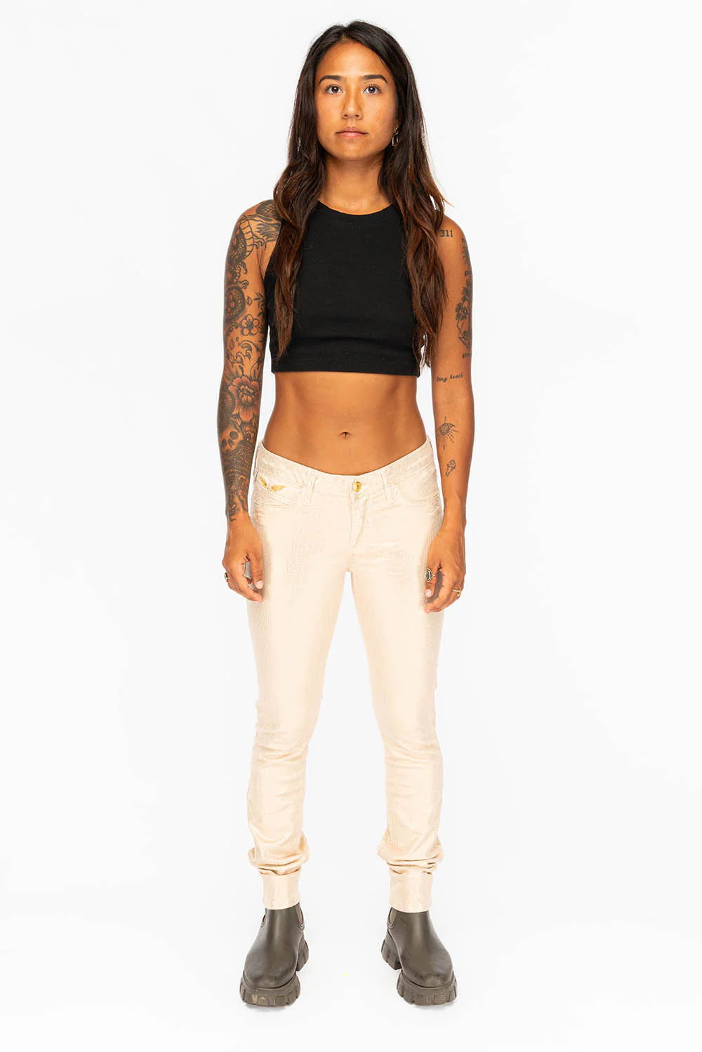 MID RISE WOMENS SKINNY JEANS IN BEIGE DISCO COATING - Image 5