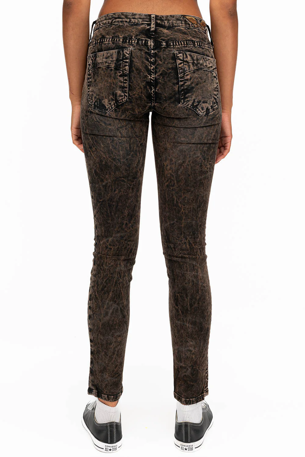 JANE MID RISE WOMENS SKINNY JEANS IN BROWN THUNDER WITH GOLD WINGS - Image 3